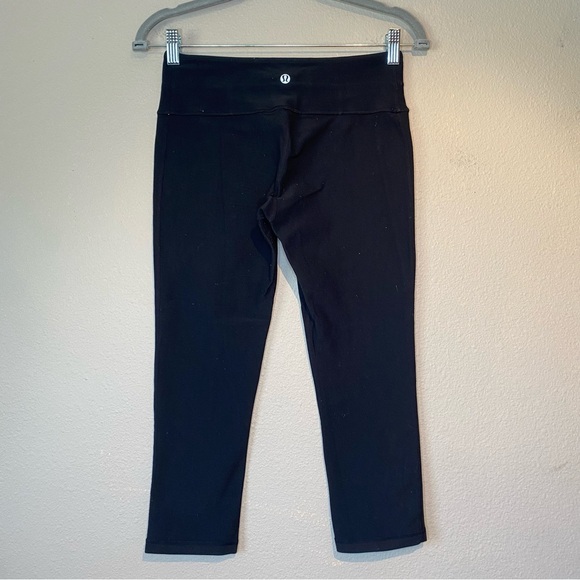 Lululemon Black 3/4 Cropped Leggings. Size 6 Older Style Athletic - Picture 4 of 14